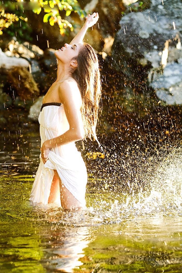 Marie Avgeropoulos in Nanchang