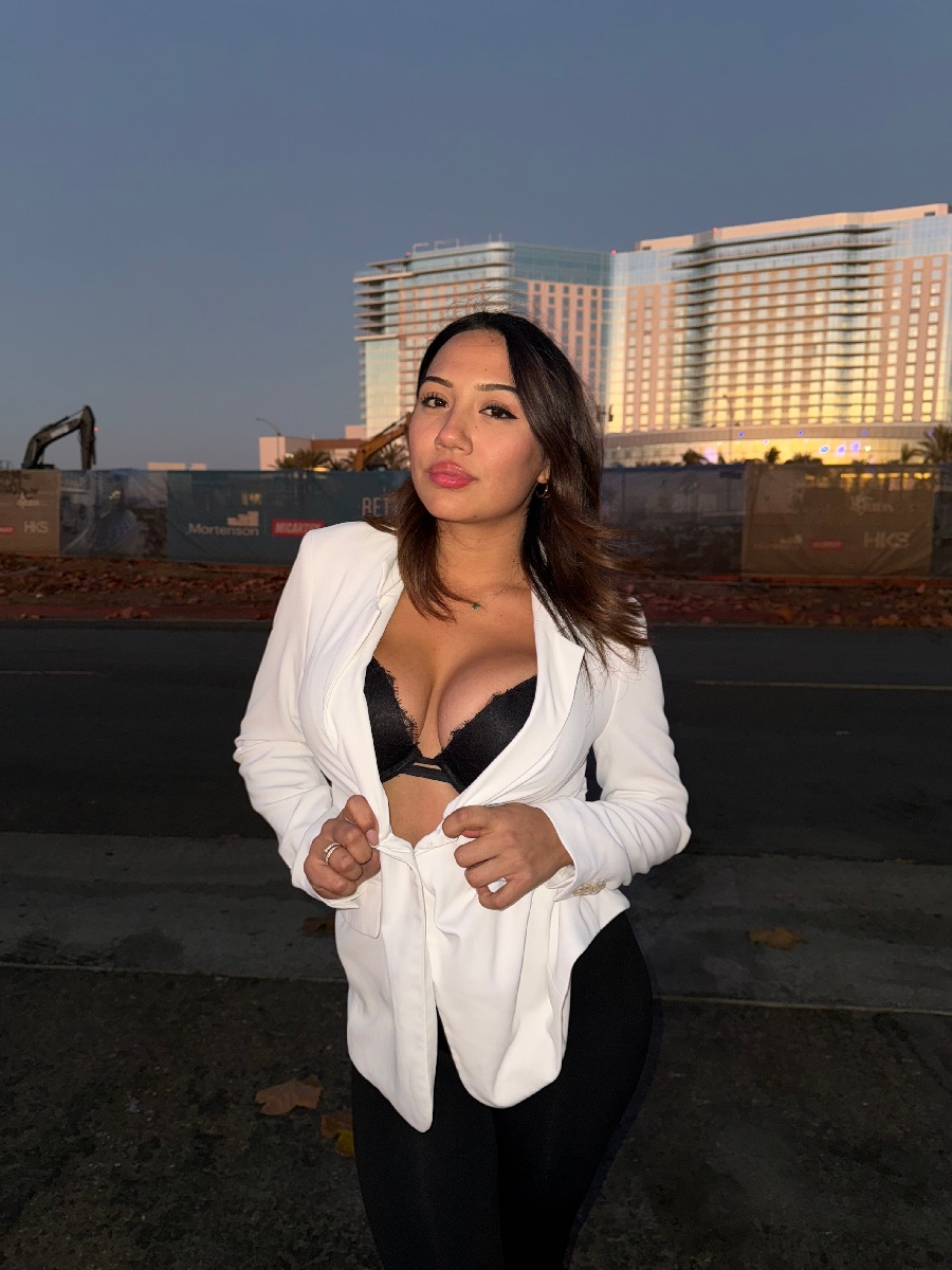 Take a pause and enjoy Ali Cruz — streaming from Nanchang