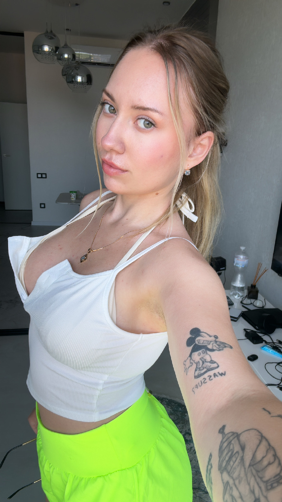 KateV in her underwear in Nanchang