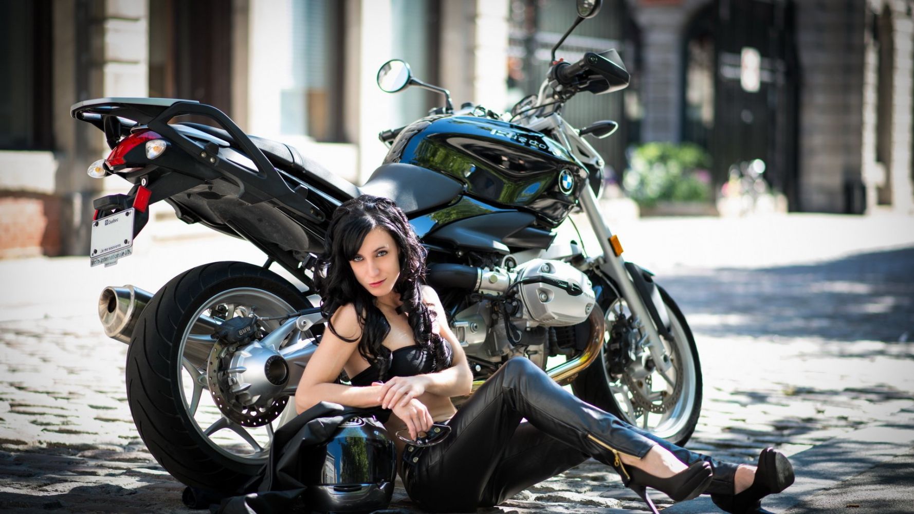 European women on bikes in Nanchang