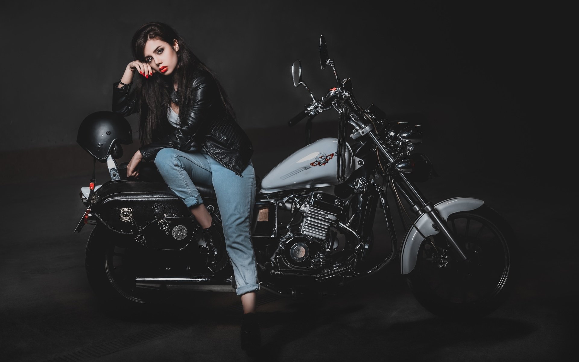 Biker girls: style and drive in Nanchang