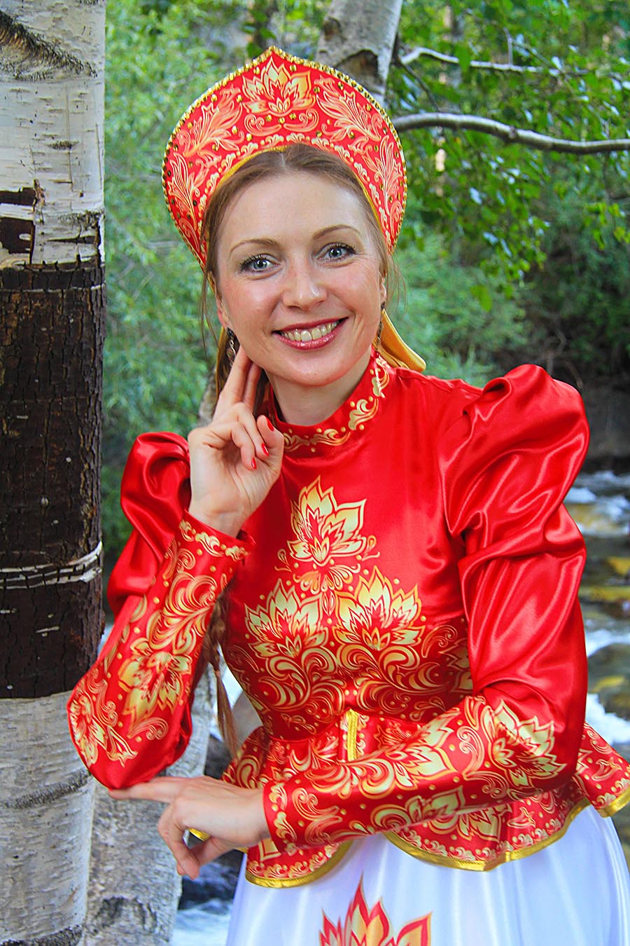 Women in Slavic costumes in Nanchang