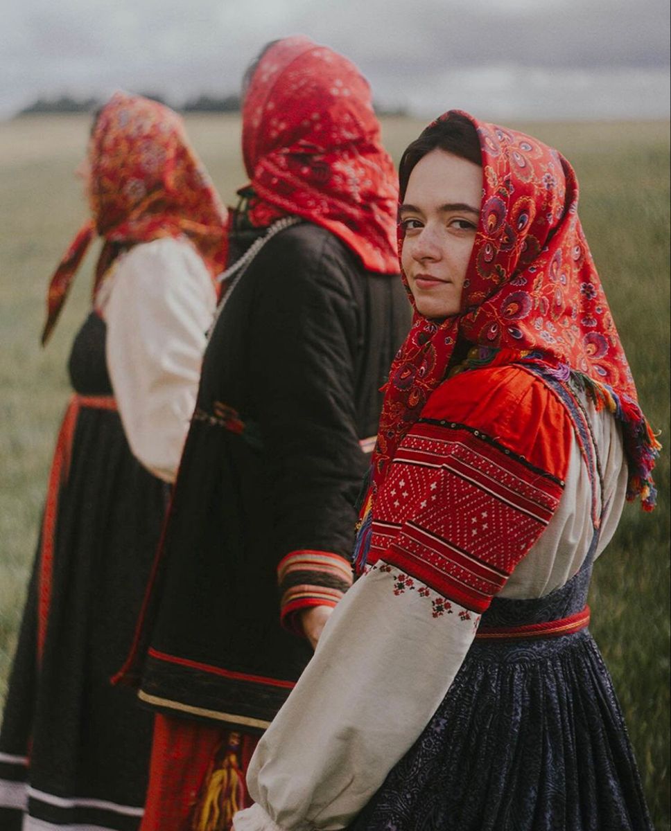 Women in Slavic costumes in Nanchang