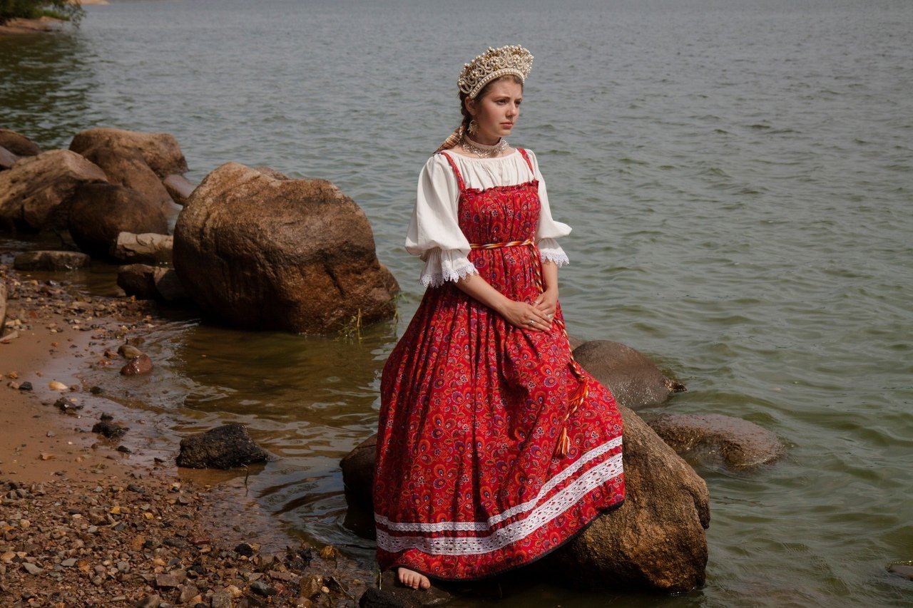 Women in Slavic costumes in Nanchang