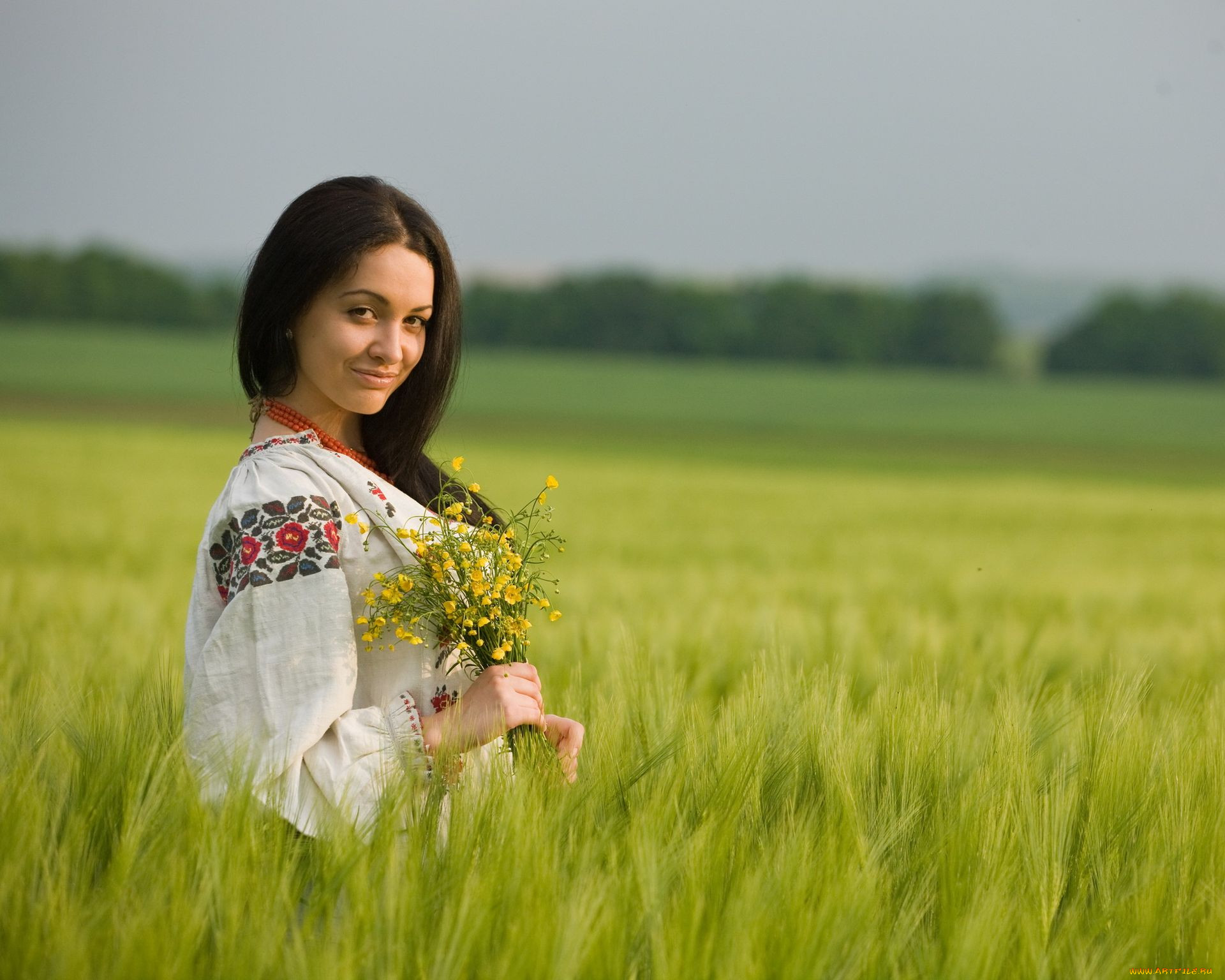 Women in Slavic costumes in Nanchang