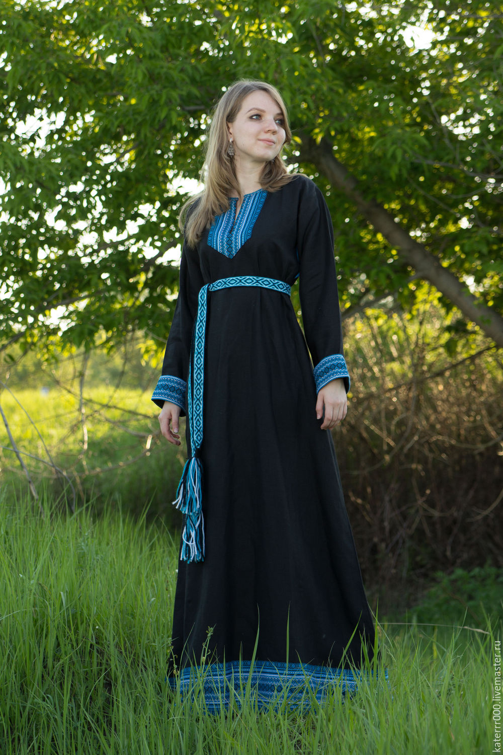 Women in Slavic costumes in Nanchang