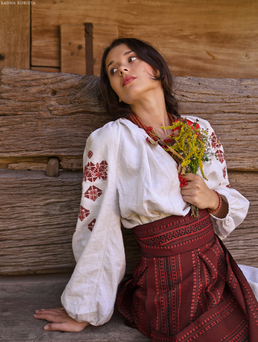 Girls in Slavic costumes in Nanchang