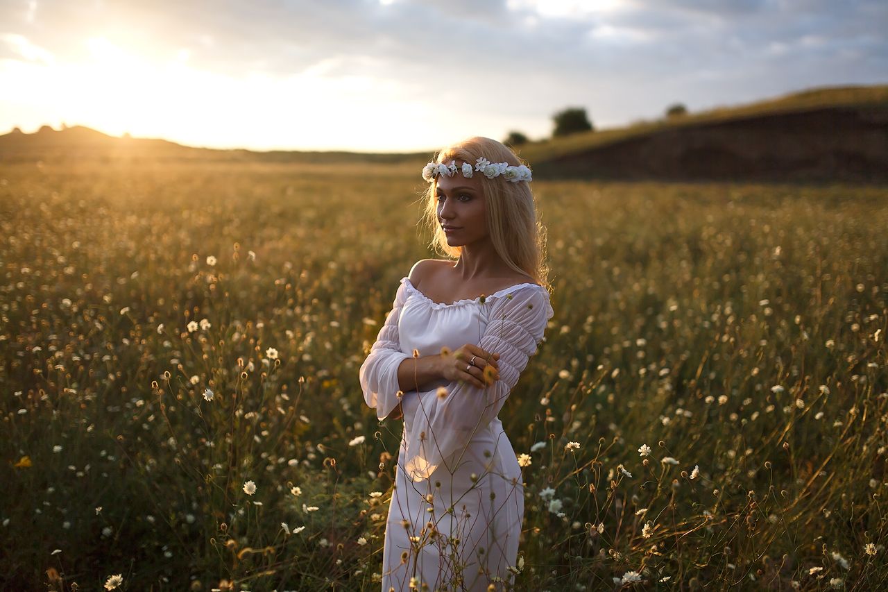 Girls in Slavic costumes in Nanchang