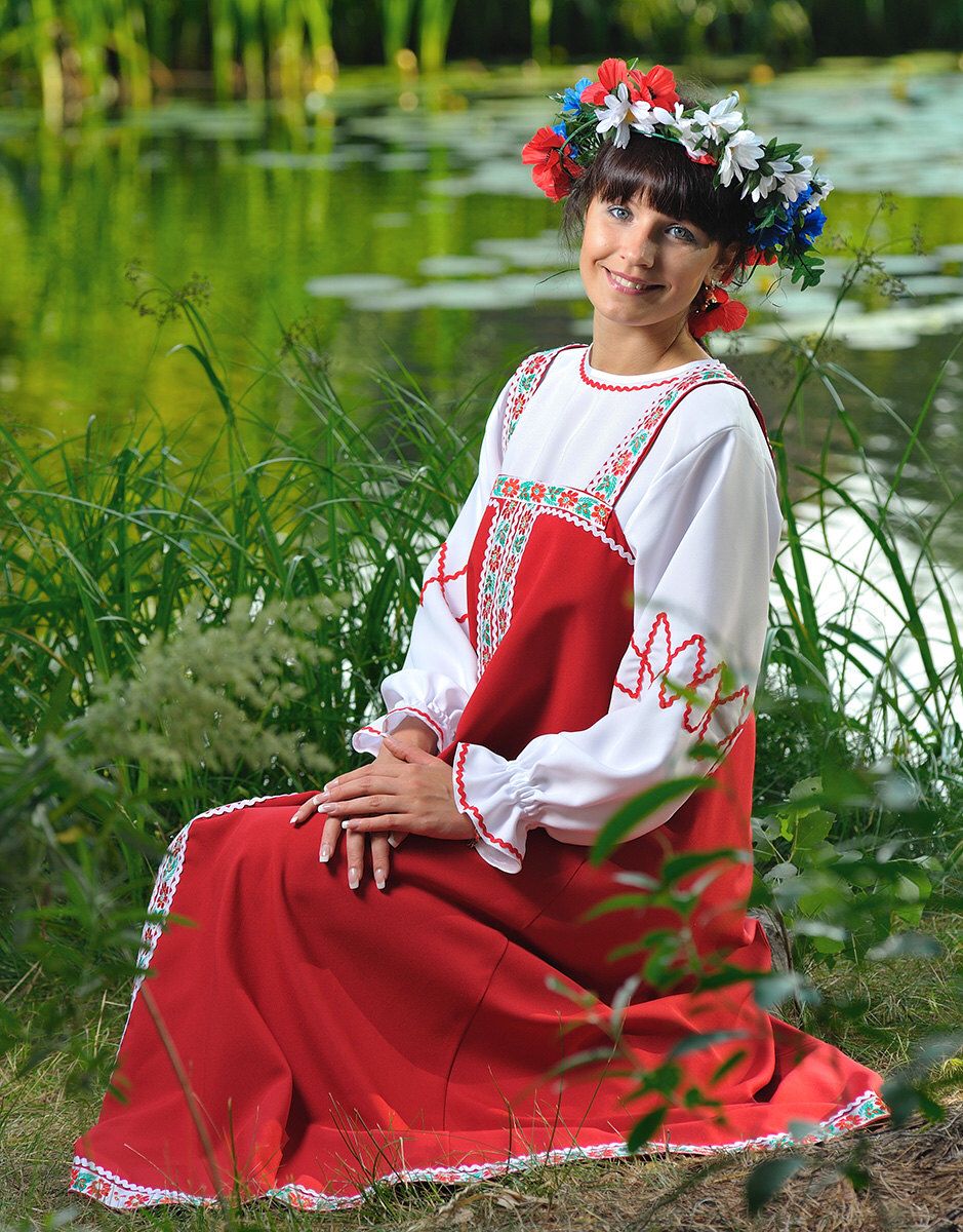 Beautiful girl Girls in Slavic costumes in Nanchang